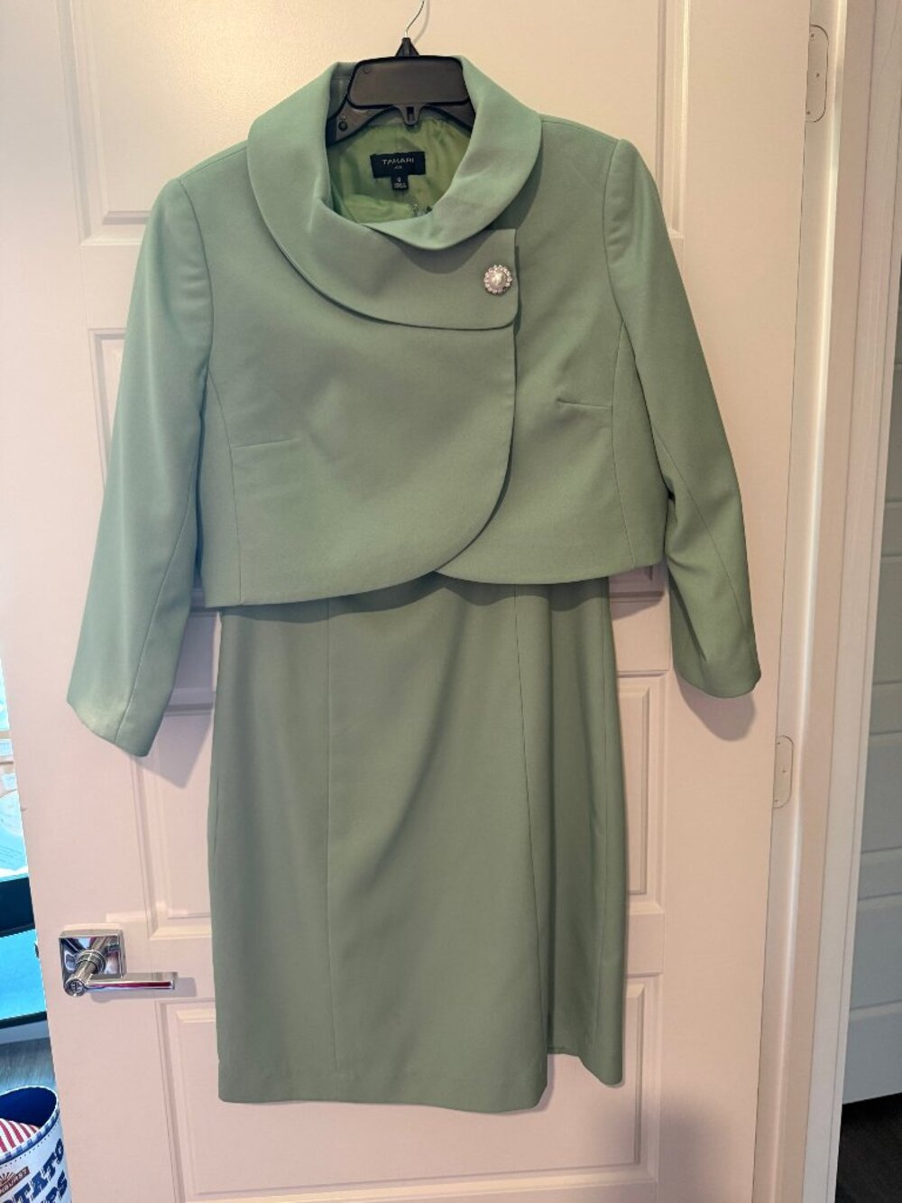 Tahari ASL Green Dress Suit with Brooch Size 8